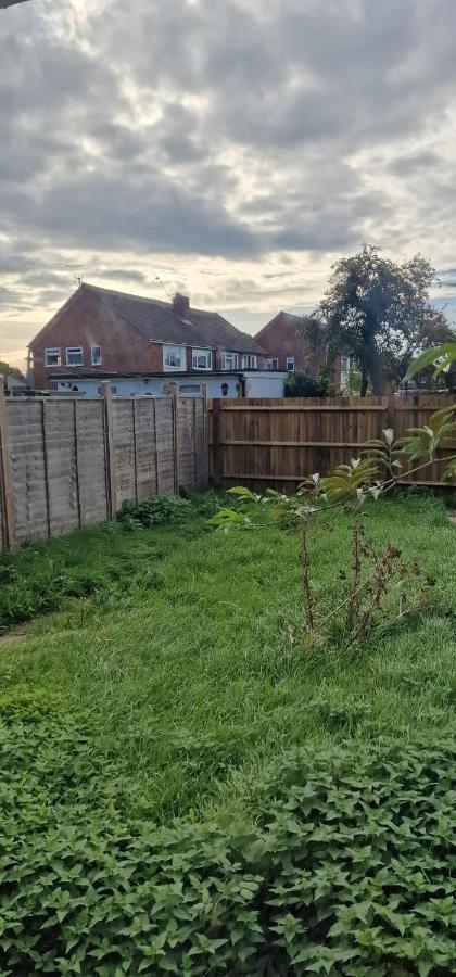 Ritzs Place Northolt  외부 사진