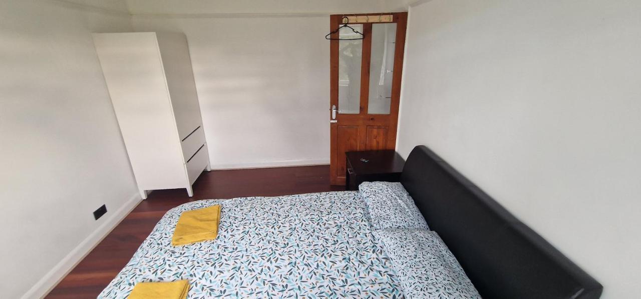 Ritzs Place Northolt  외부 사진