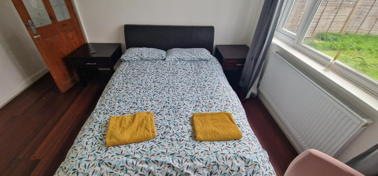Ritzs Place Northolt  외부 사진