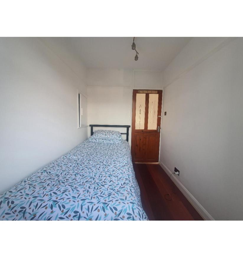 Ritzs Place Northolt  외부 사진